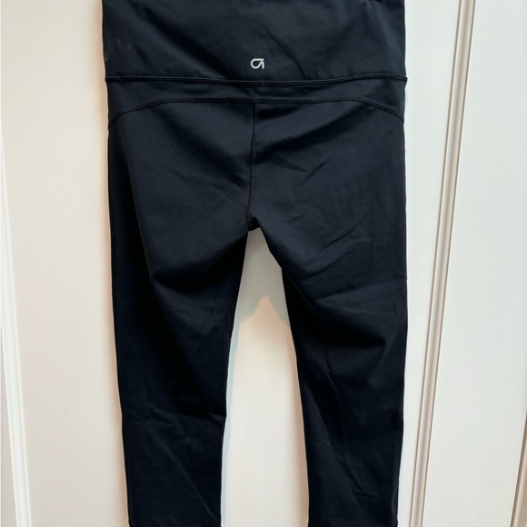 Gap fit cropped legging - Picture 3 of 3